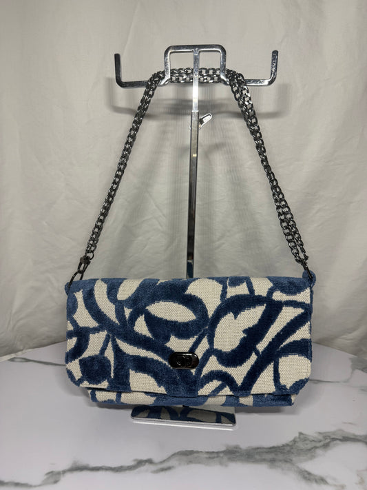 Bella Blue Leaf