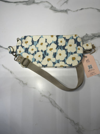 White Girasol Crossbody