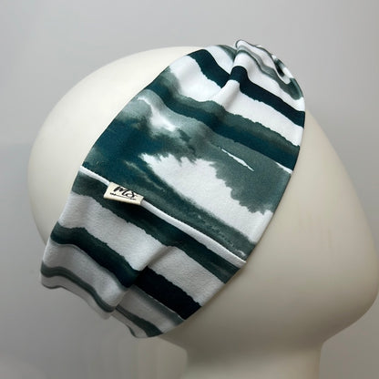 White and green tones lines headband.