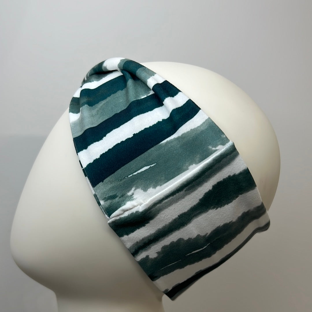 White and green tones lines headband.